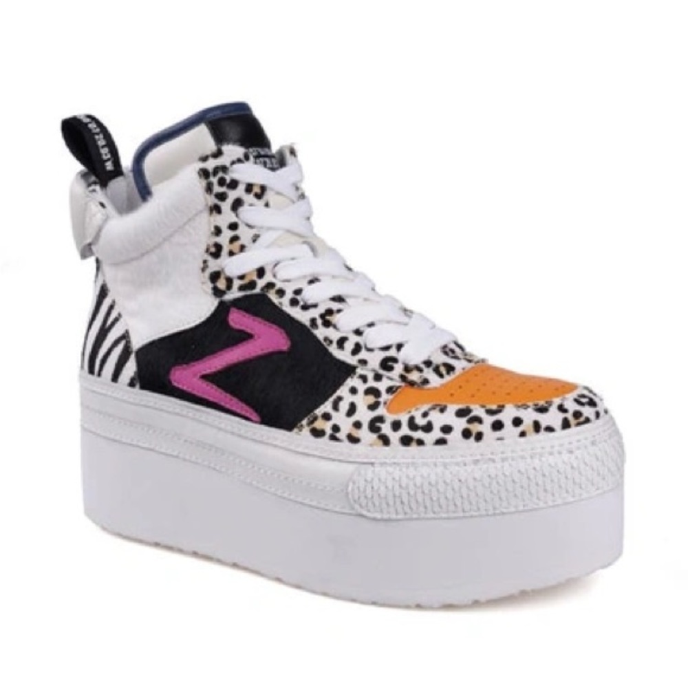 ZIGI Bruce Water Resistant Platform Sneaker In White Multi. Sz: 8
